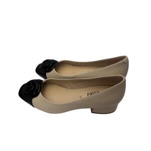 Azura Cap Toe Low Heel Pumps Black Beige Leather Rose Detail EU37 US 6.5-7